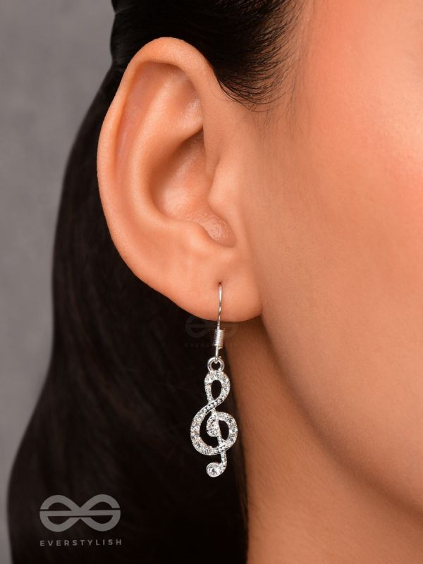 THE MUSICAL NOTES - SILVER SPARKLING EARRINGS