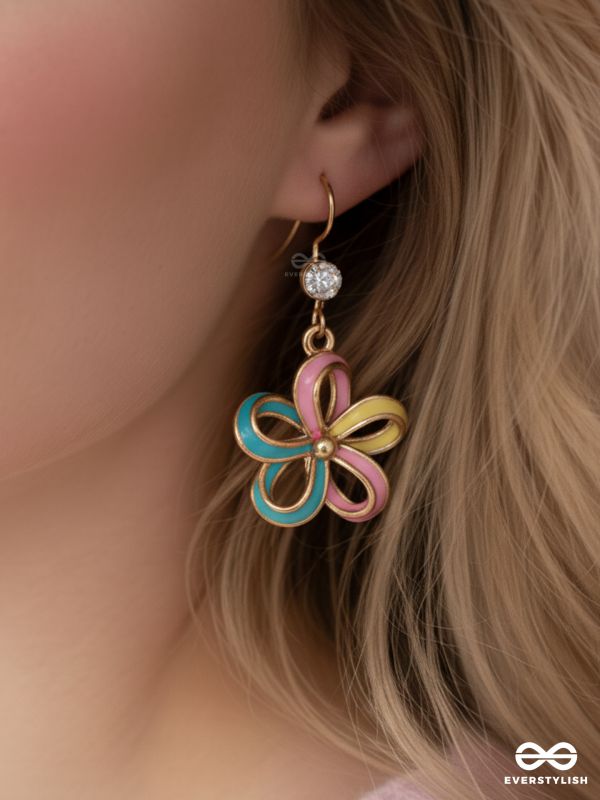 THE BLOOMING CARNIVAL - GOLDEN EMBELLISHED EARRING
