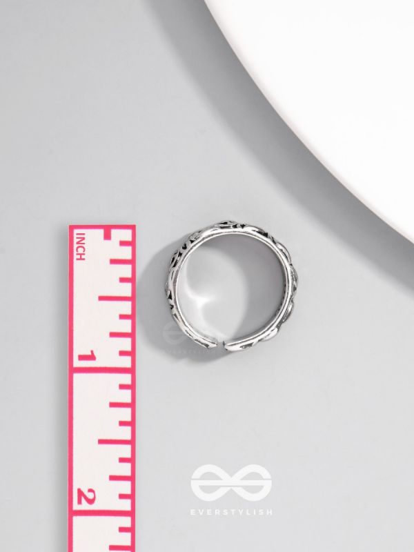 SHADOW SPELLS- STATEMENT SILVER RING (ADJUSTABLE)