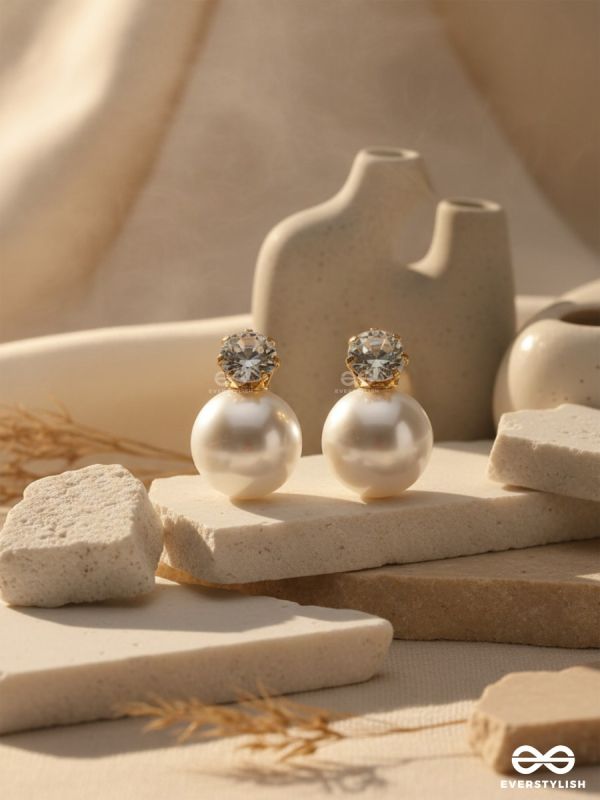 A MYSTIC PEARL - GOLDEN EMBELLISHED EARRINGS (WHITE)