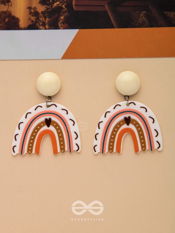 HEARTFELT RAINBOW - STATEMENT ACRYLIC EARRINGS 