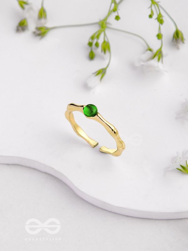 The Emerald Glow - Embellished Golden Ring