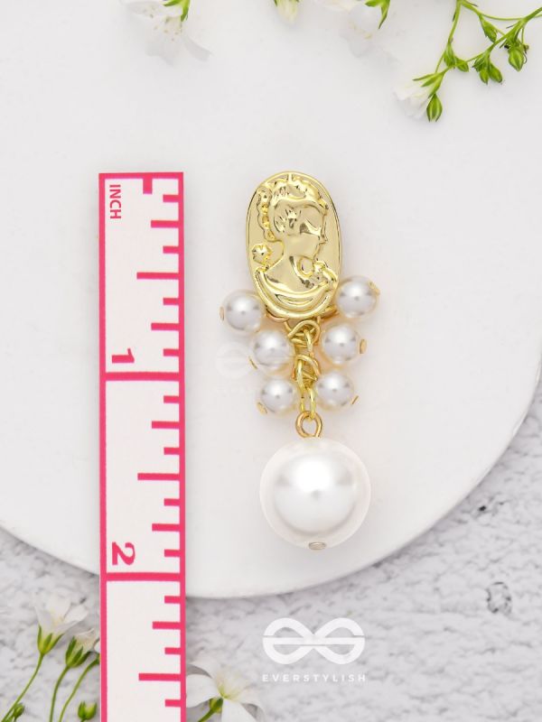 Victorian Pearls - Golden Elegant Earrings
