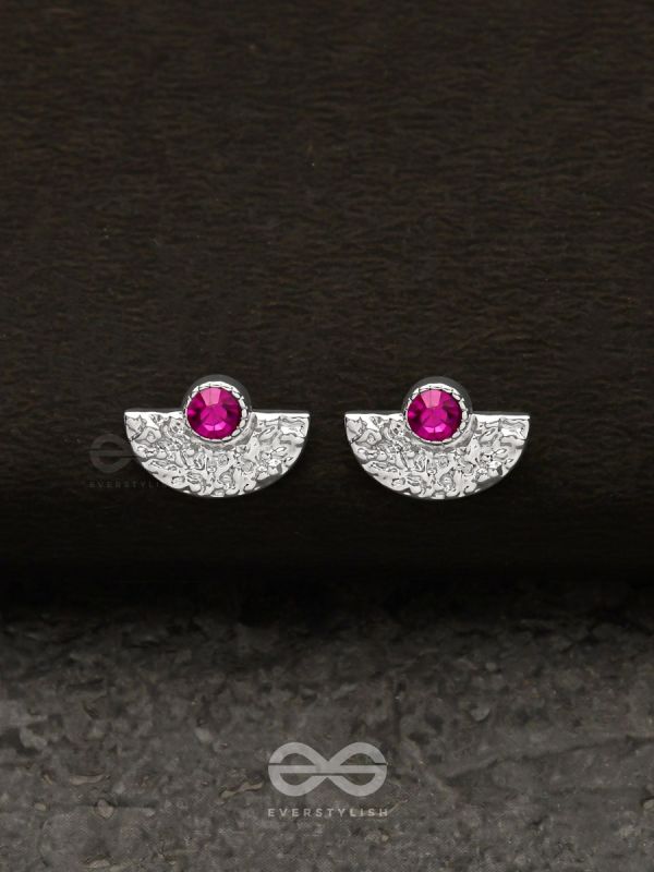 The Rouge Beauty - Textured Silver Stud Earrings