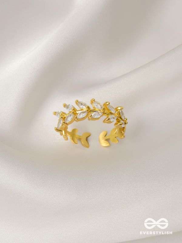 The Angel's Tiara - Golden Cubic Zirconia Ring (Adjustable)