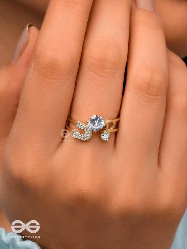 The Dreamy Dazzle - Golden Embellished Ring (Adjustable)