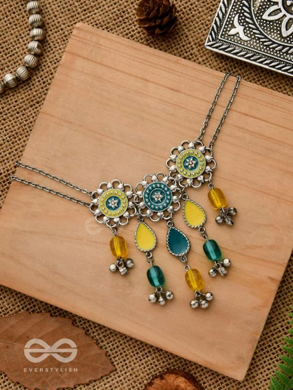 THE SHADES OF EARTH - FLORAL MOTIFS WITH BLUE AND YELLOW STONES