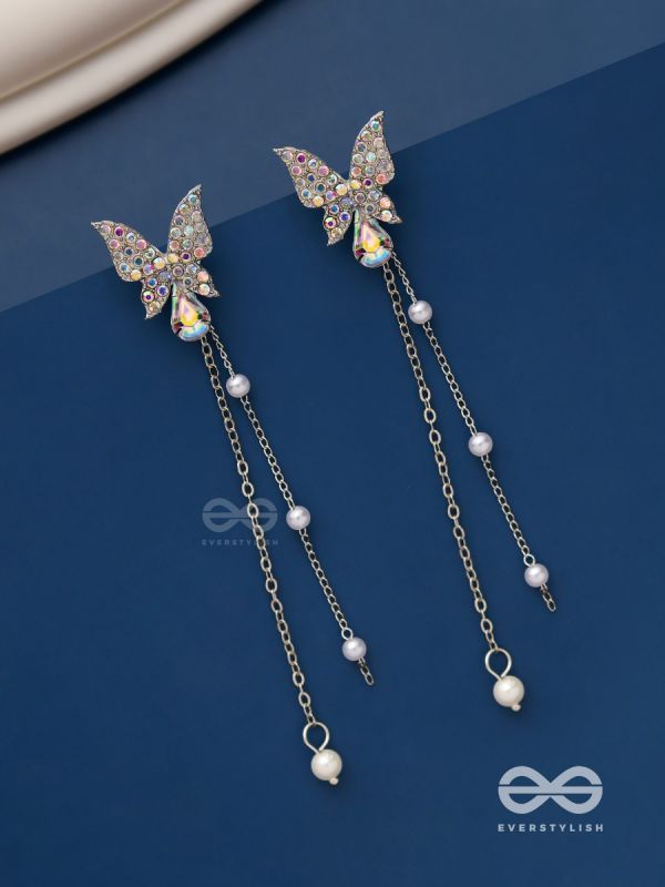 Morning mist- Butterfly dangling earrings 