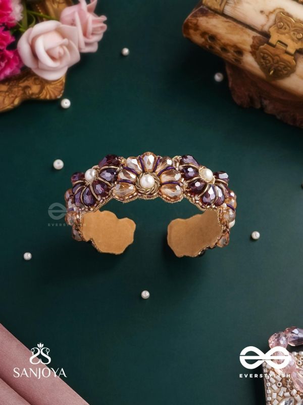 SHYAMALIKA – DARK BLOOM A FLORAL-INSPIRED BRACELET ADORNED WITH DARK-HUED GEMSTONES AND PEARLS