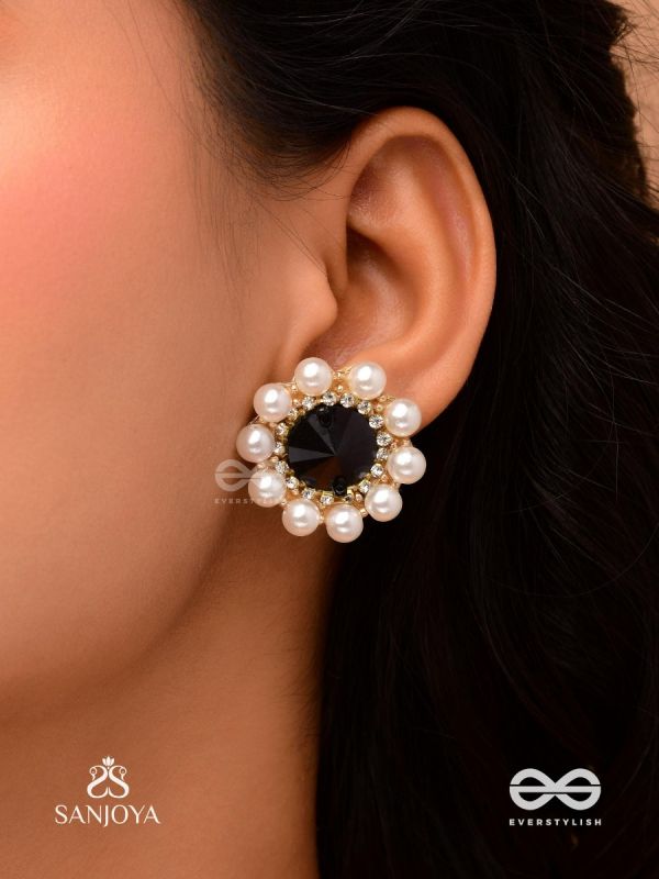 RATRIRATNA – ALIA BHATT INSPIRED EARRINGS WITH A BLACK STONE AND PEARLS, SYMBOLIZING PURITY AND ELEGANCE