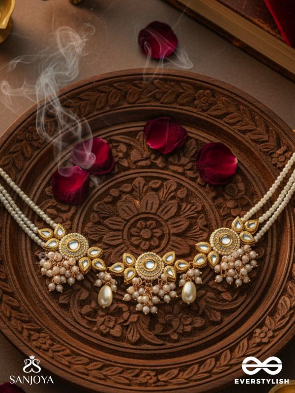 KANAKA MRIDULA – GOLDEN GRACE A BEAUTIFUL KUNDAN NECKLACE WITH FLORAL DESIGNS AND PEARLS