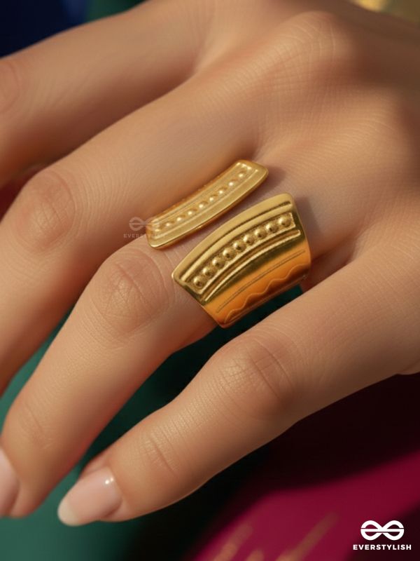 REGAL ARC - ENGRAVED STAINLESS STEEL ANTI-TARNISH RING