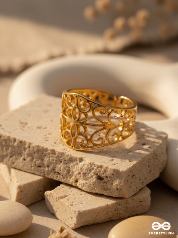 QUEEN'S VICTORY - TEXTURED STAINLESS STEEL ANTI-TARNISH GOLDEN RING