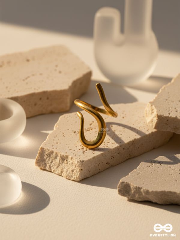 CURVACEOUS GLAM - STAINLESS STEEL ANTI-TARNISH GOLDEN RING