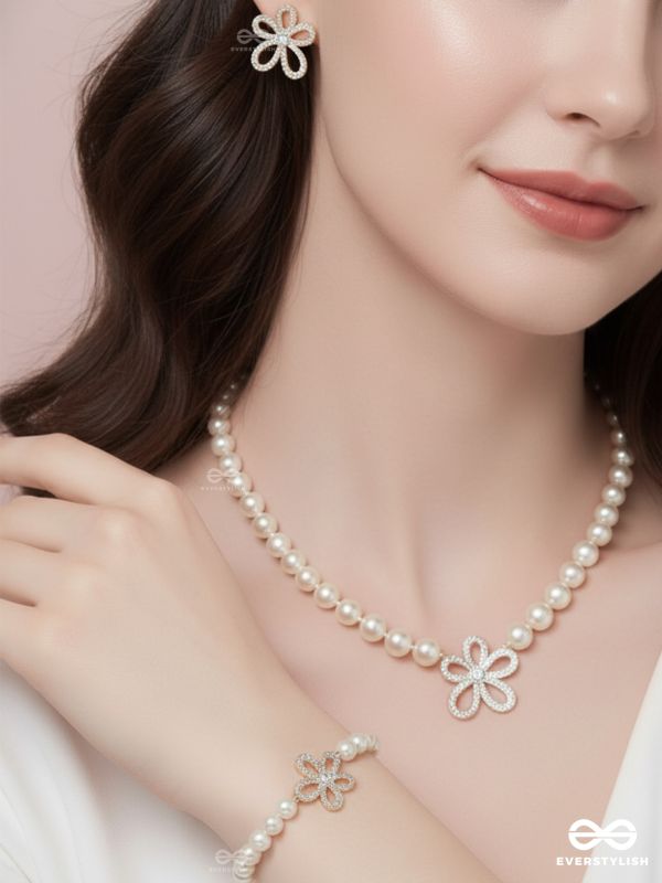 BLOSSOM PEARL – DELICATE BEAUTY IN EVERY DETAIL SET WITH NECKPIECE, EARRINGS AND BRACELET
