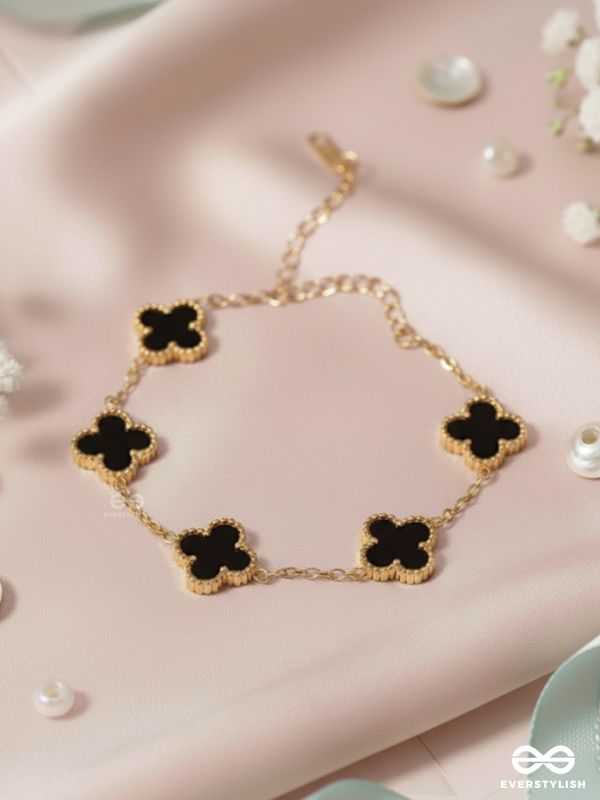 GOLDEN BLACK CLOVER - HOLOGRAPHIC STAINLESS STEEL 18K GOLD PLATED ANTI TARNISH BRACELET