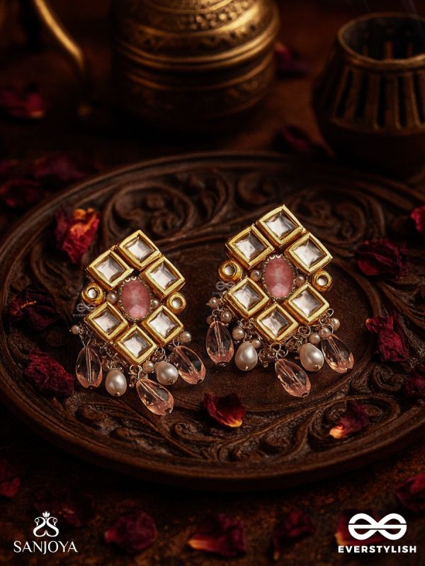 SAMRUDDHIMĀLĀ - GARLAND OF PROSPERITY -  HAND EMBROIDERED BRIDAL KUNDAN SET WITH CHOKER NECKPIECE, EARRINGS AND MAANGTIKA