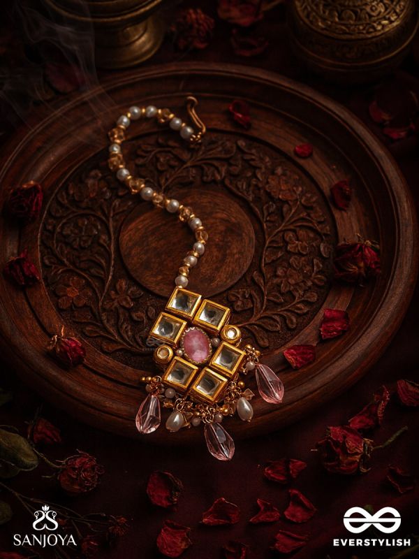 SAMRUDDHIMĀLĀ - GARLAND OF PROSPERITY -  HAND EMBROIDERED BRIDAL KUNDAN SET WITH CHOKER NECKPIECE, EARRINGS AND MAANGTIKA