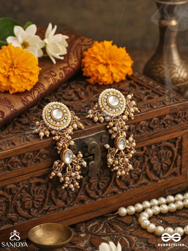 HIRANYA - GOLDEN GRACE - CLASSIC PEARLEARRINGS WITH DELICATE GOLD ACCENTS
