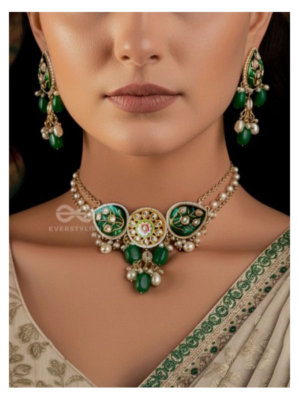 TARALIKA- STAR-LIKE-HANDMADE KUNDAN SET WITH NECKLACE AND EARRINGS 