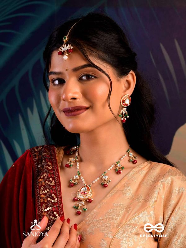 ANUPRITA - DIVINELY ADORNED - TRADITIONAL KUNDAN MAANGTIKA WITH PEARL AND BEADS