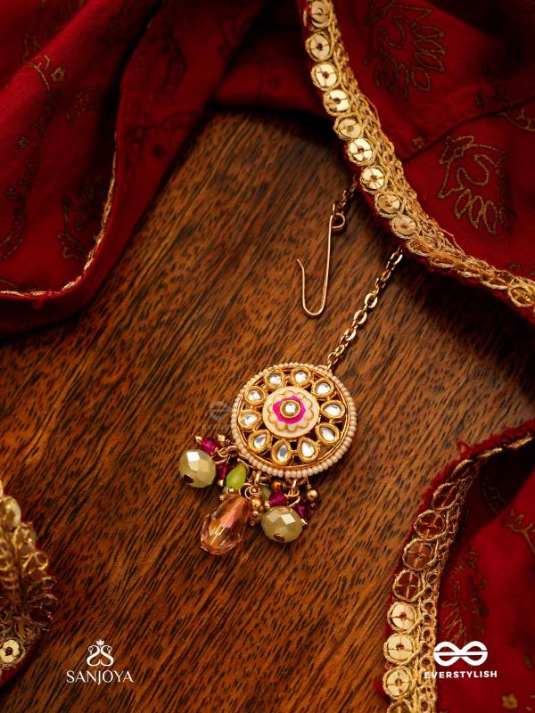 HARITRINA - GREEN AND PINK BEAUTY - ORNATE KUNDAN MAANGTIKA WITH FLORAL MOTIFS AND SPARKLING DROPS