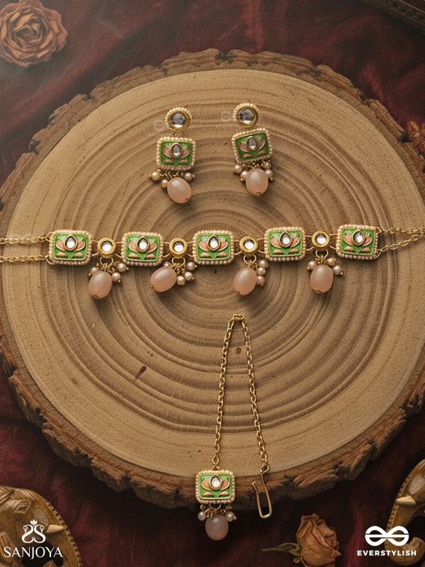 MRIDULPADMA - GENTLE LOTUS - DELICATE KUNDAN SET WITH CHOKER NECKPIECE, EARRINGS AND MAANGTIKA