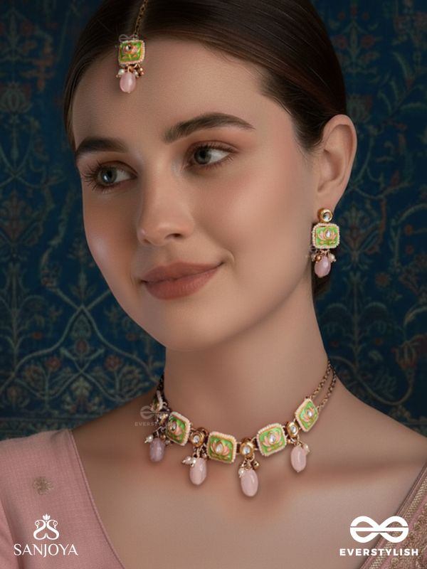 MRIDULPADMA - GENTLE LOTUS - DELICATE KUNDAN SET WITH CHOKER NECKPIECE, EARRINGS AND MAANGTIKA