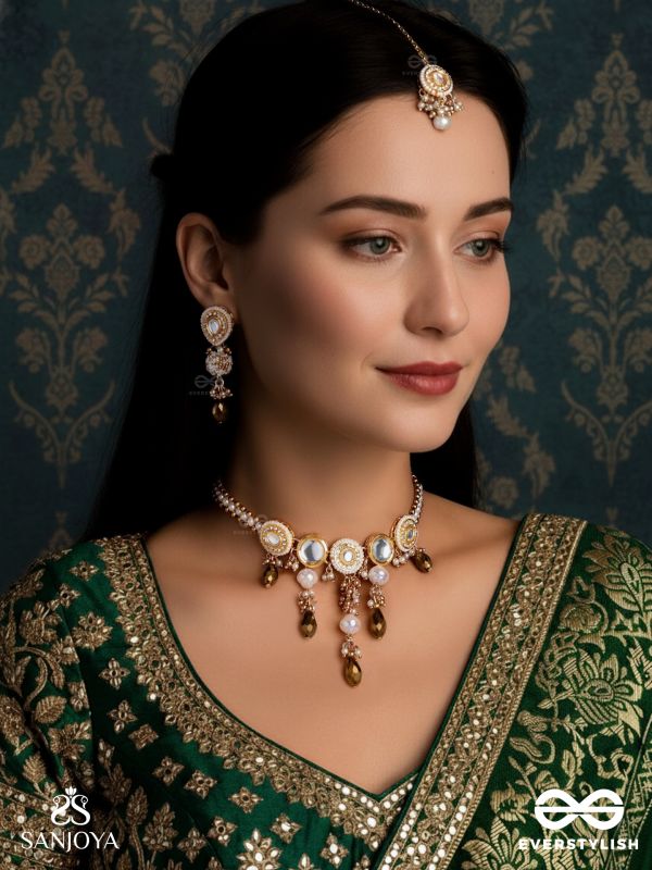 KANAKLEKHA - GOLDEN GLEAM- HANDCRAFTED KUNDAN SET WITH NECKPIECE, EARRINGS AND MAANGTIKA