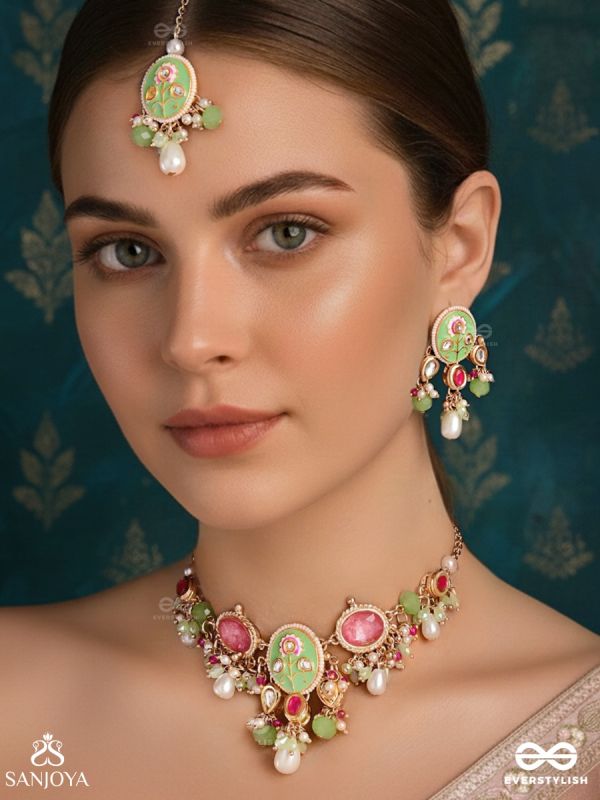 KARUNYA - GRACEFUL AURA - INTRICATE KUNDAN ENAMELLED SET WITH NECKPIECE, EARRINGS AND MAANGTIKA
