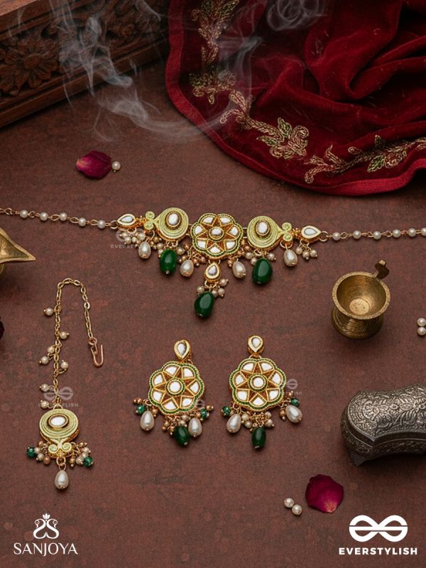 TARALYA - GENTLE RADIANCE - MINIMAL KUNDAN SET WITH NECKPIECE, EARRINGS AND MAANGTIKA