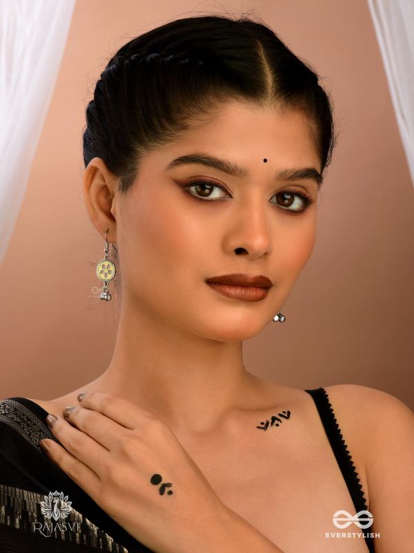 DAISY BELLS - ENAMELLED FLORAL OXIDISED EARRING