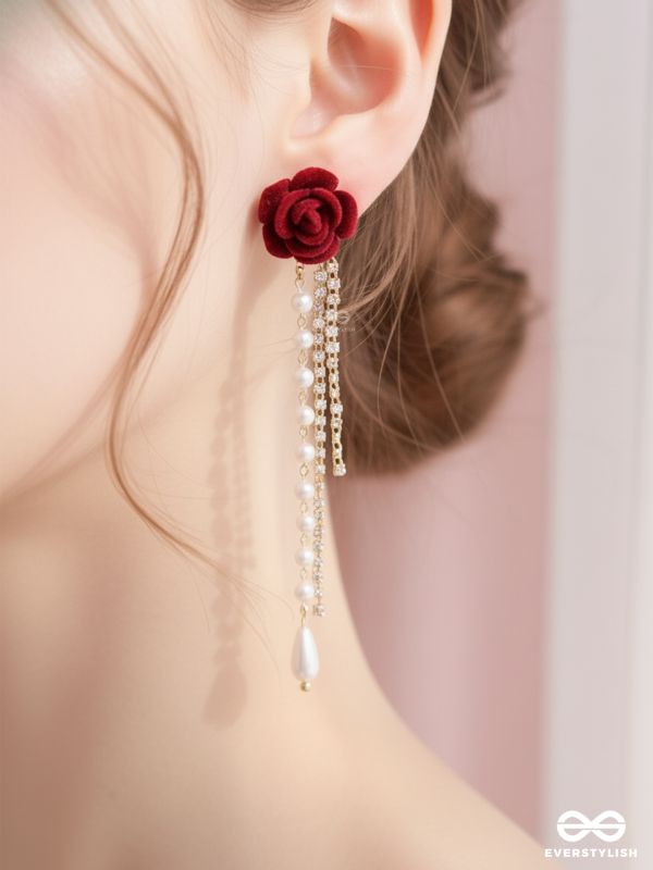 SCARLET FALL – ELEGANT ROSE CHAIN DANGLER EARRINGS