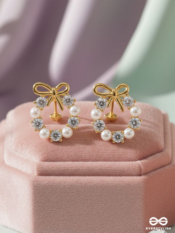 RIBBON PEARL – LUSTROUS BOW-TOP GOLD EARRINGS