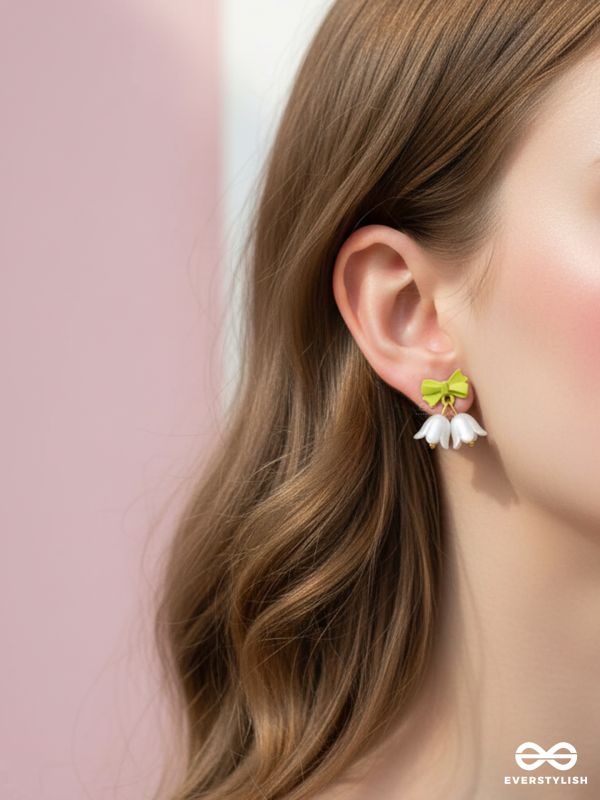 MINT BELLS – FROSTED WHITE FLORALS WITH GREEN BOW