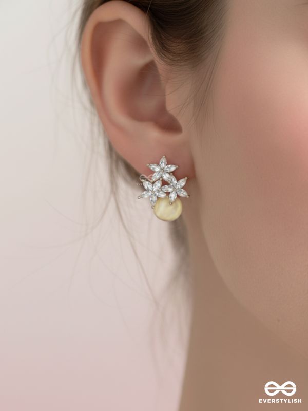 STARDUST FLURRY – CRYSTAL CLUSTER STUDS