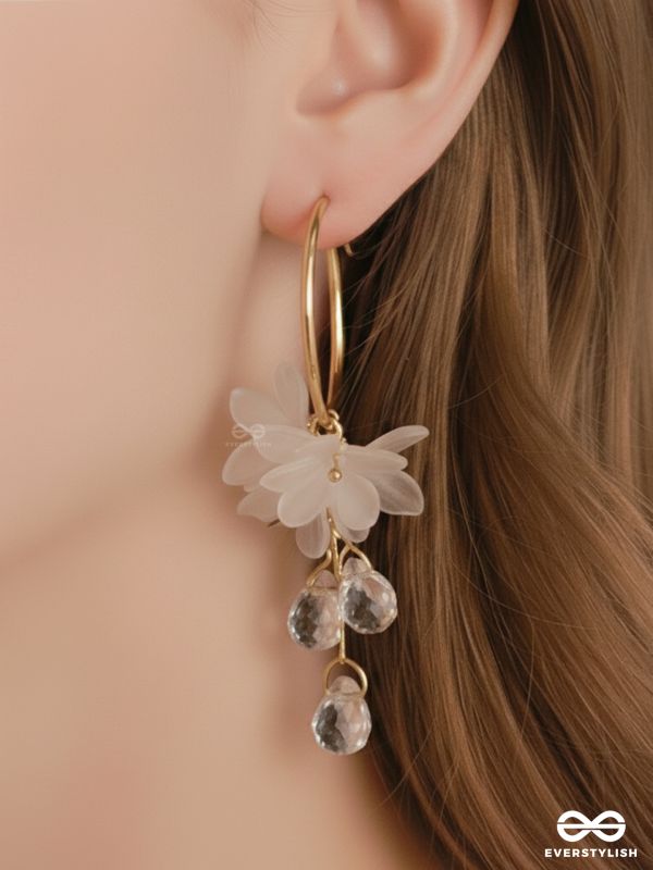 SOFTFLARE BLOOM – AIRY PETAL DANGLERS