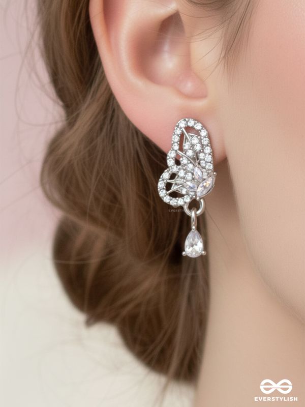 SILVER VEIL – DELICATE MESH LOOP DROP EARRINGS