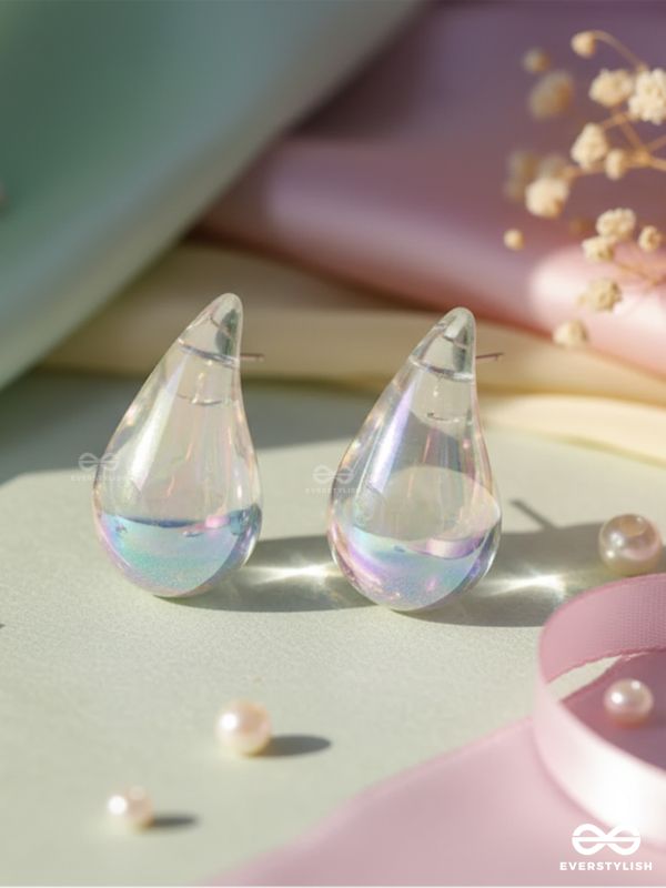 MOON TEAR – SOFT HOLOGRAPHIC GLOW DROP