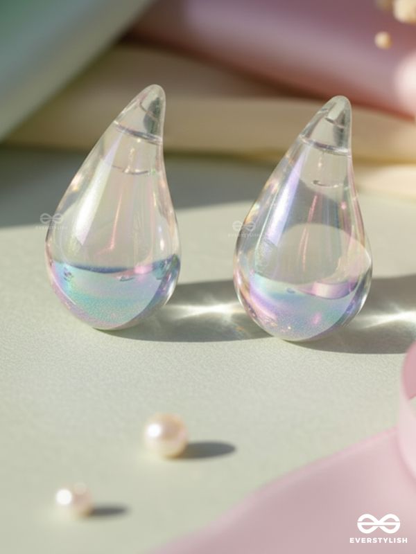 MOON TEAR – SOFT HOLOGRAPHIC GLOW DROP