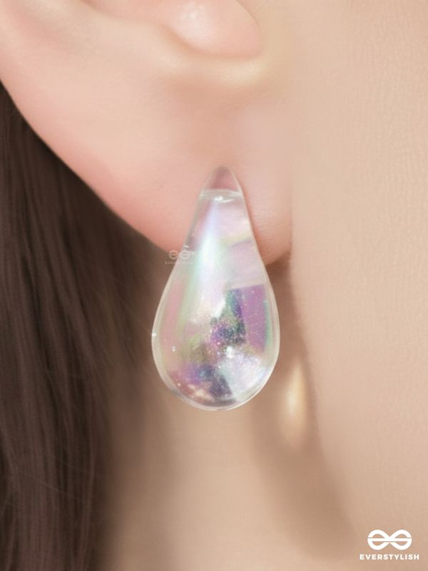 MOON TEAR – SOFT HOLOGRAPHIC GLOW DROP