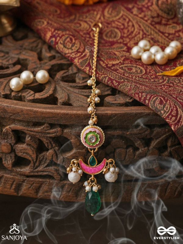 SUVARNALIKA – GOLDEN BLOOM – ORNATE PINK-PEARL CHAND MAANGTIKA 