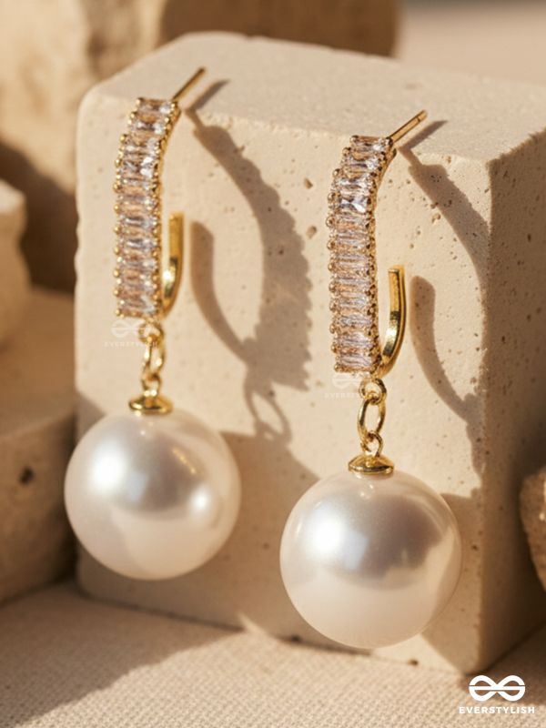 CRYSTAL DRIP – BAGUETTE PEARL DROP EARRINGS