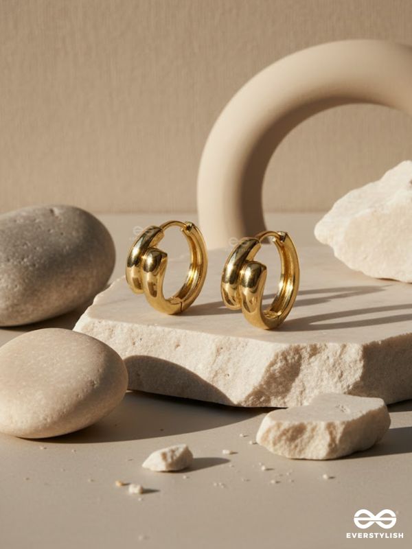 HONEY WRAP – SMOOTH GOLDEN HOOP EARRINGS