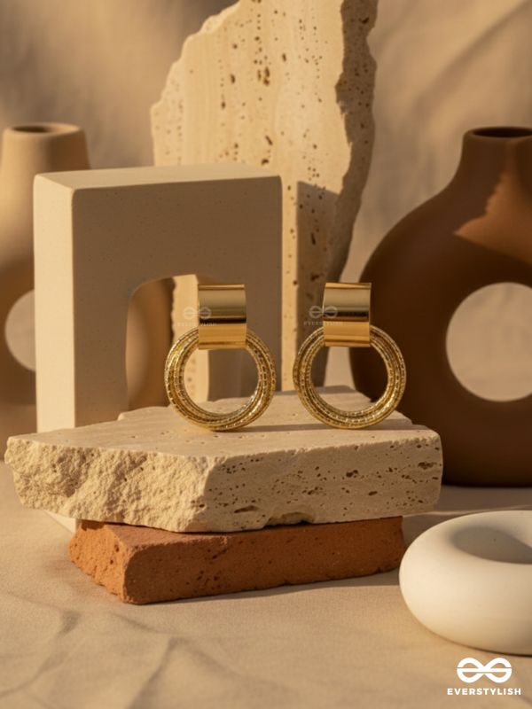 LUMI HALO – SOFT SPRAKLE RIPPLE EARRINGS