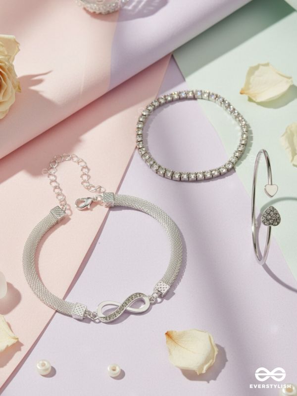 ETERNITY FORM – MODERN SILVER BRACELET SET