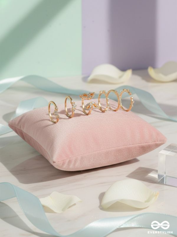 KNOTTED SPARK – GOLD & CRYSTAL RING SET