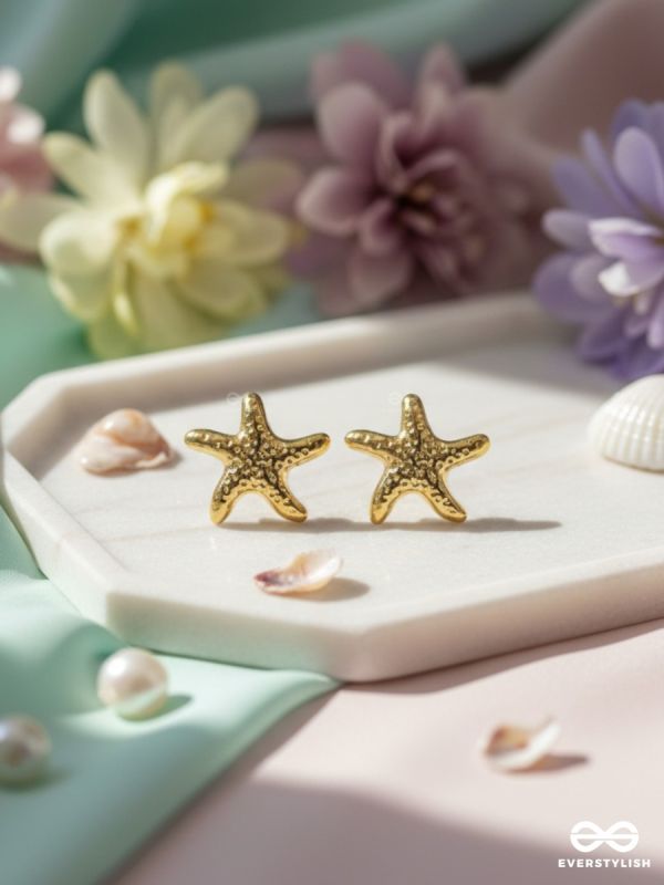 STAR POP – TEXTURED STAR GOLD STUDS