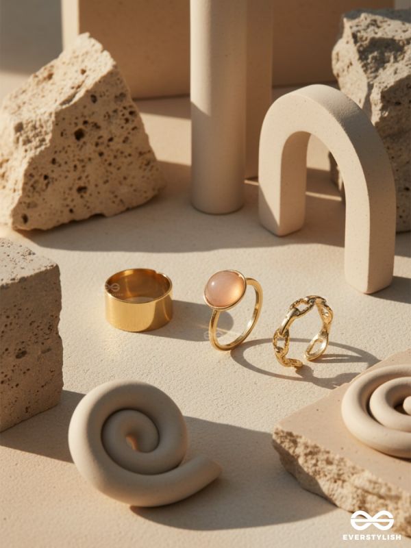 MERRY GO ROUND-  MODERN GOLDEN RING SET