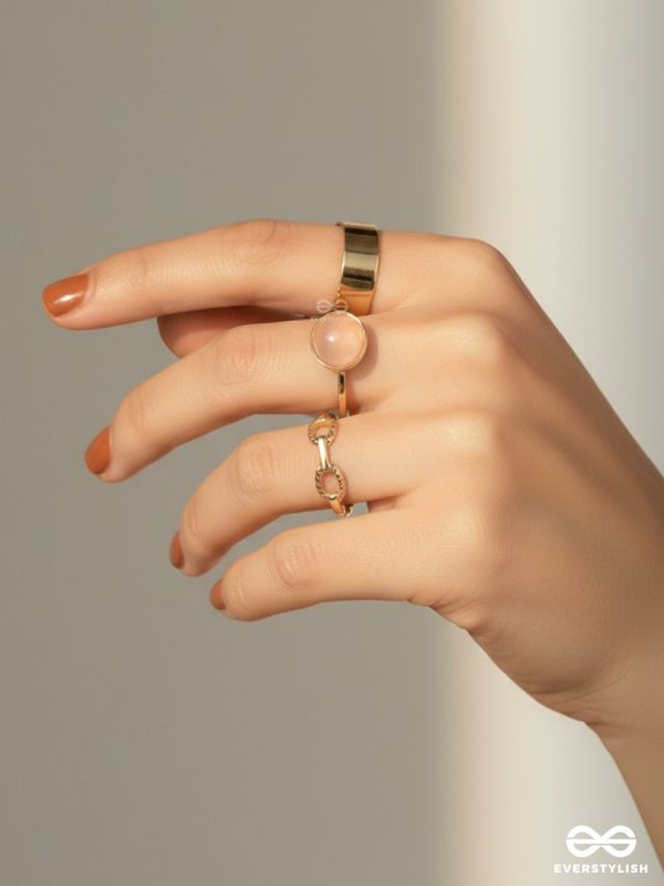 MERRY GO ROUND-  MODERN GOLDEN RING SET